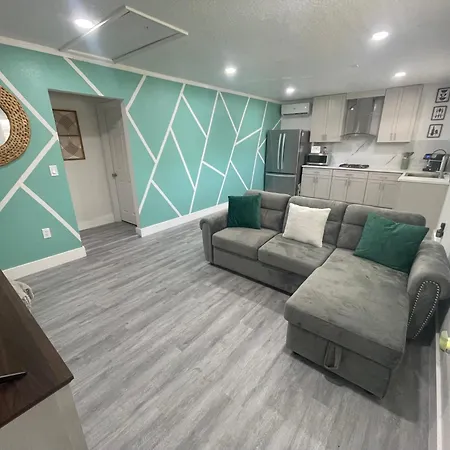 Dora'S Haven Getaway-Cozy 1Bedroom With Boat Or Camper Parking- Free